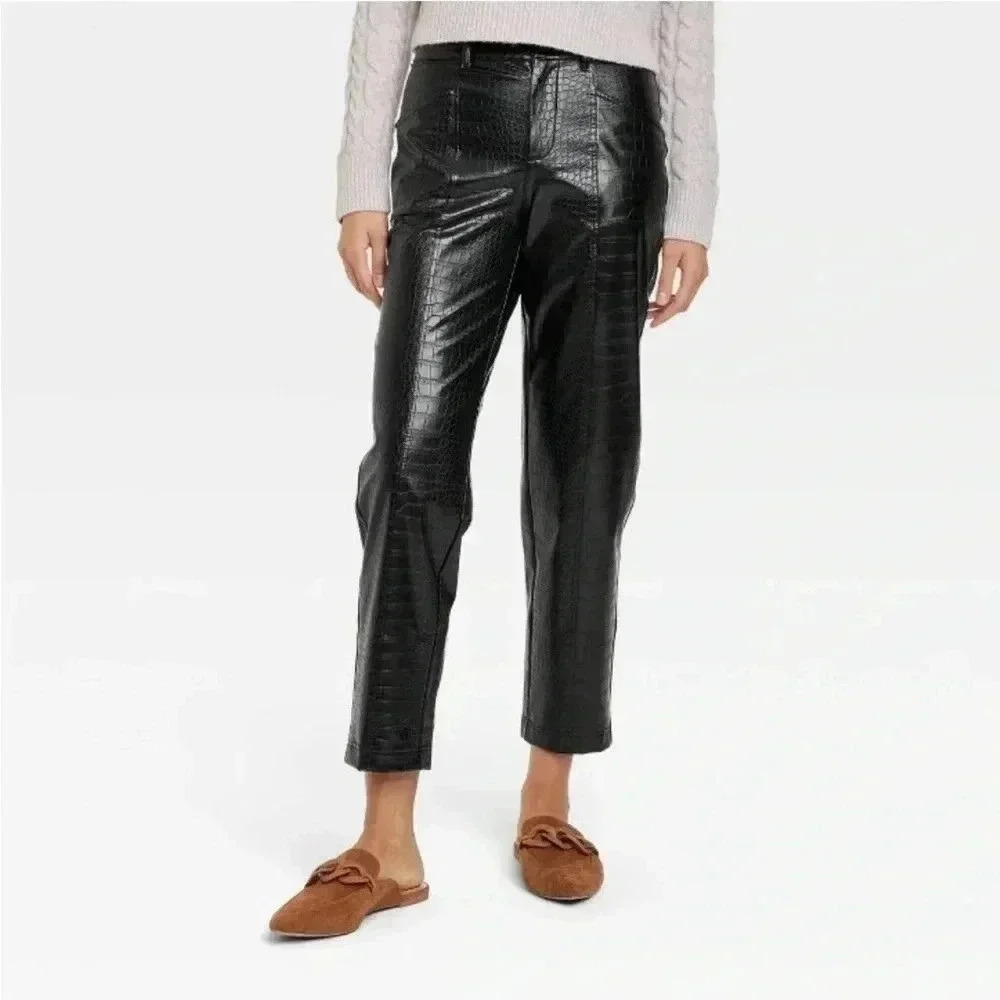 NWT‎ Women's High-Rise Faux Croc Pants - A
New Day Black 14